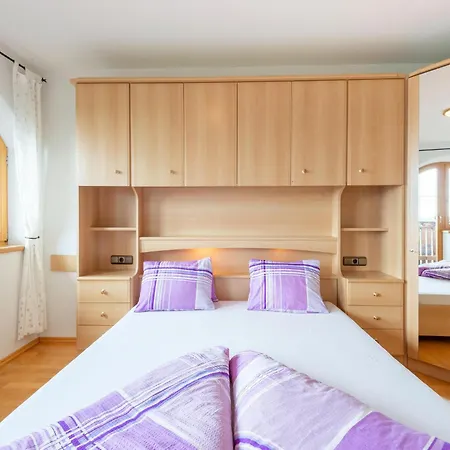 Apartman Welcoming In With Terrace